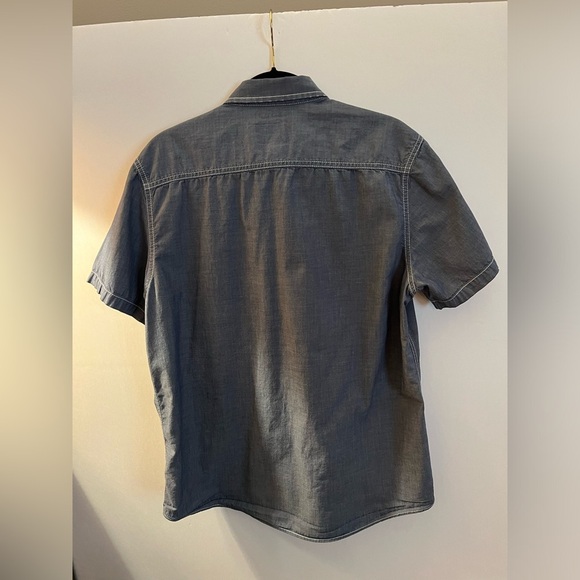 AMERICAN RAG. MEDIUM BLUE DENIM  SHORT SLEEVE SHIRT - Picture 2 of 4